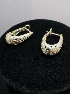 Beautiful! Intricate Filigree Cutout Sterling Silver Engraved Hoop Earrings